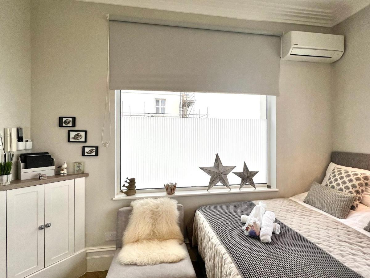 Beachfront Compact Coastal Crib, Direct Sea Views & Air Conditioning Littlestone-on-Sea Εξωτερικό φωτογραφία